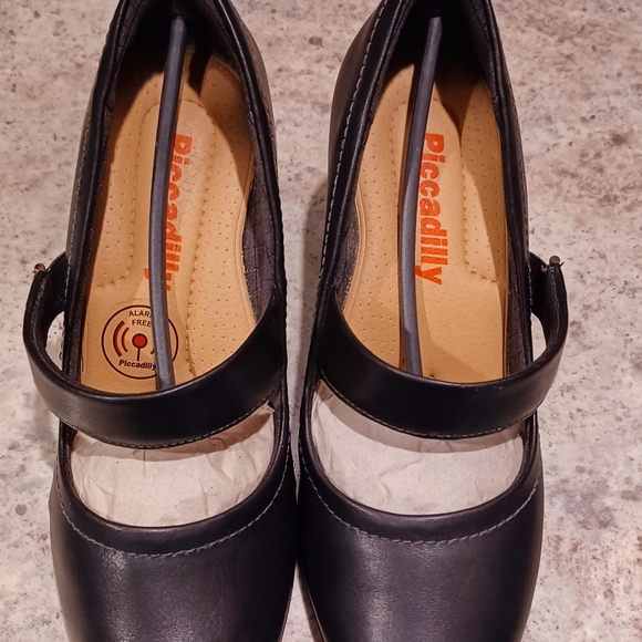 Piccadilly Size 5 - Picture 4 of 6